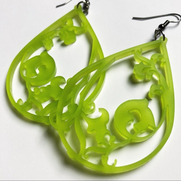 Victorian Art Deco Acrylic Earrings Various Colors - Picture 7 of 8